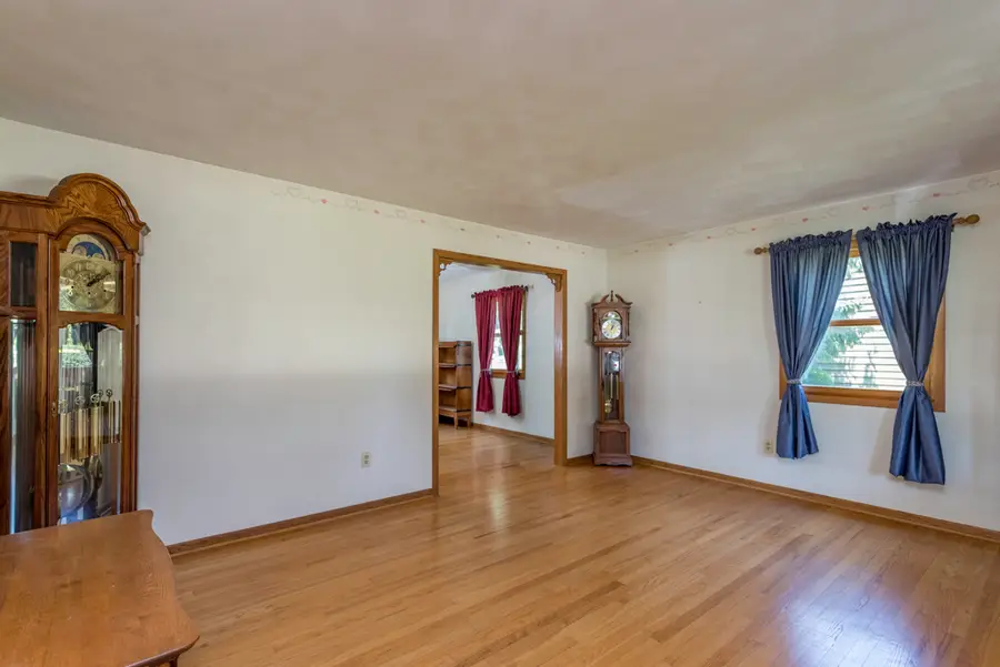 512 Cavin Avenue, Winthrop Harbor, IL 60096 - #3