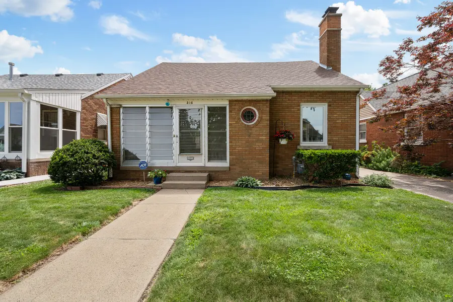 516 21st Avenue, Moline, IL 61265 - #2