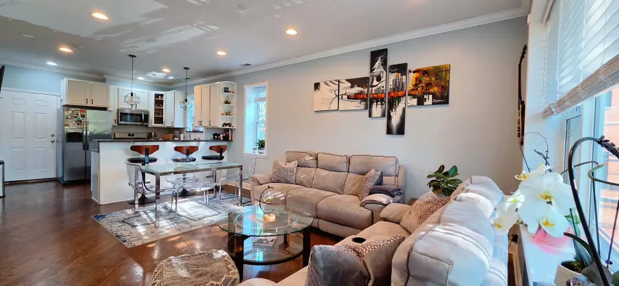 7223 N Oakley Avenue #2W, Chicago, IL 60645 - #2