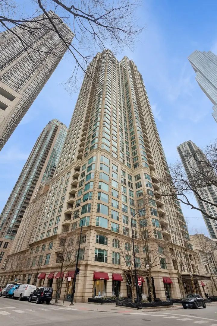25 E Superior Street #3903, Chicago, IL 60611 - #1
