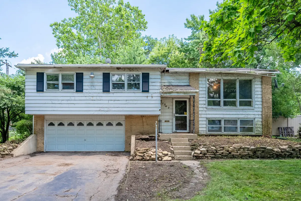 7207 Catalpa Avenue, Woodridge, IL 60517 - #1