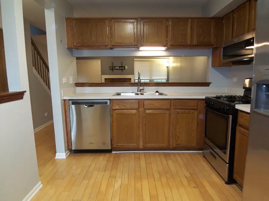 1069 Talbots Lane, Elk Grove Village, IL 60007 - #3
