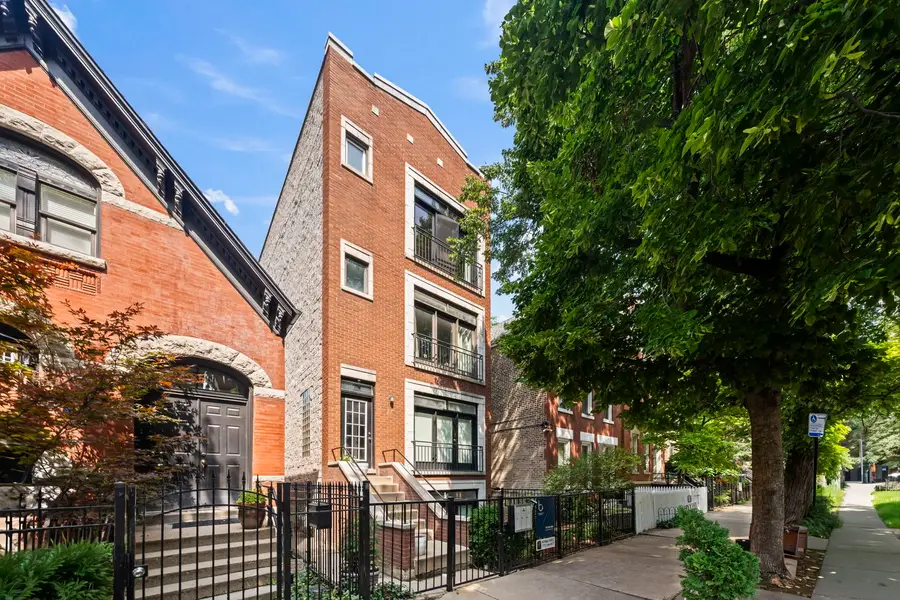 876 N Hermitage Avenue #3, Chicago, IL 60622 - #2