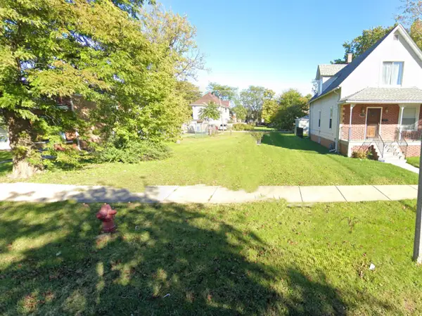 821 S 13th Avenue, Maywood, IL 60153