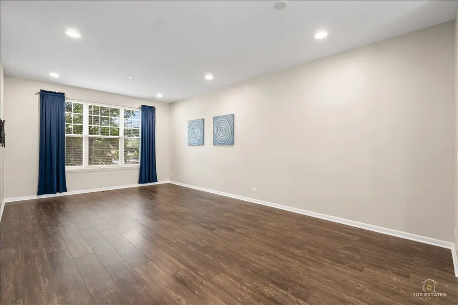 811 Lee Street, Des Plaines, IL 60016 - #3