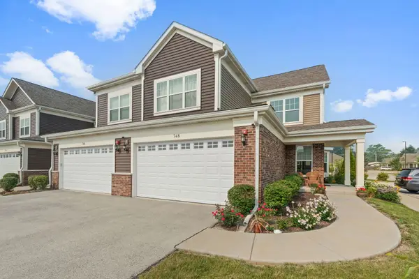 748 N Verandah Drive #748, Hanover Park, IL 60133