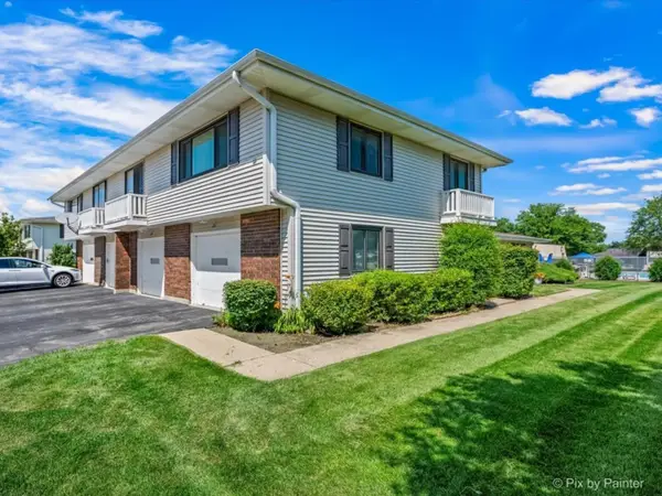 121 Millbrook Lane #121, Schaumburg, IL 60193