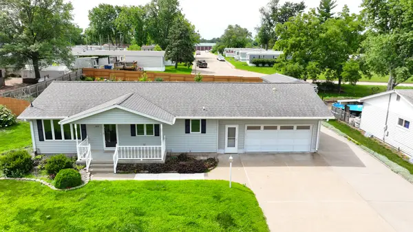 1815 9th Street, Camanche, IA 52730
