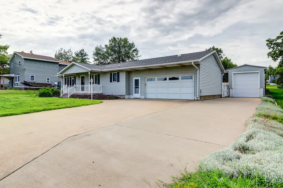 1815 9th Street, Camanche, IA 52730 - #2