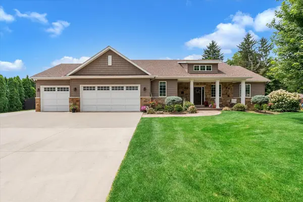 3709 39th Street Court, Moline, IL 61265