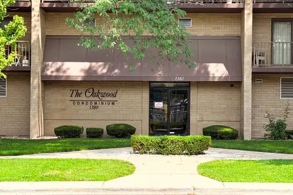 1380 Oakwood Avenue #204, Des Plaines, IL 60016