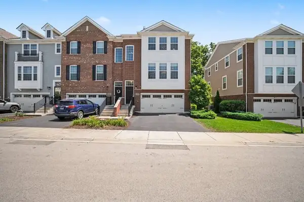 2492 Huntleigh Lane, Woodridge, IL 60517