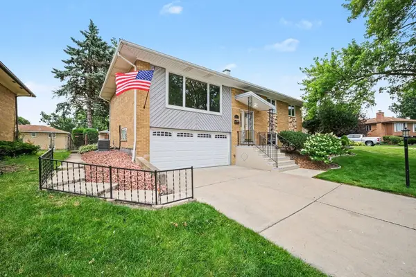 15217 Pine Drive, Oak Forest, IL 60452