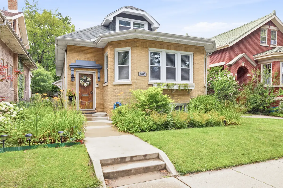 6542 N Maplewood Avenue, Chicago, IL 60645 - #1
