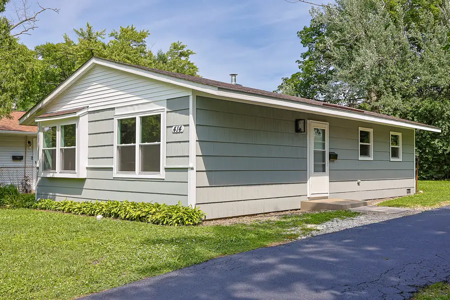 414 Tulsa Avenue, Carpentersville, IL 60110 - #3