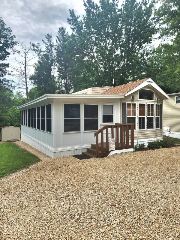 8/77 Woodhaven Lakes, Sublette, IL 61367