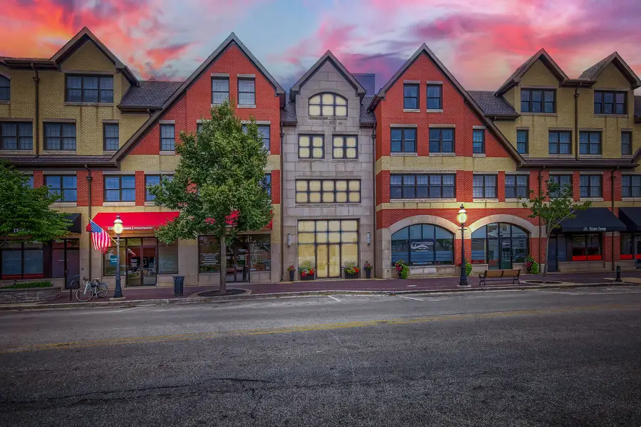 10 E Burlington Street #3B, Riverside, IL 60546 - #3