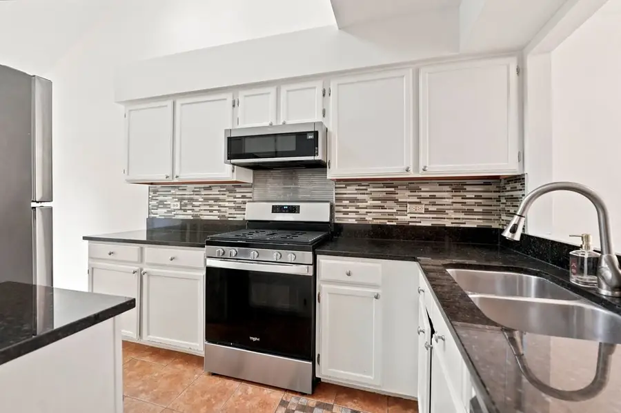 419 Orleans Avenue, Naperville, IL 60565 - #3