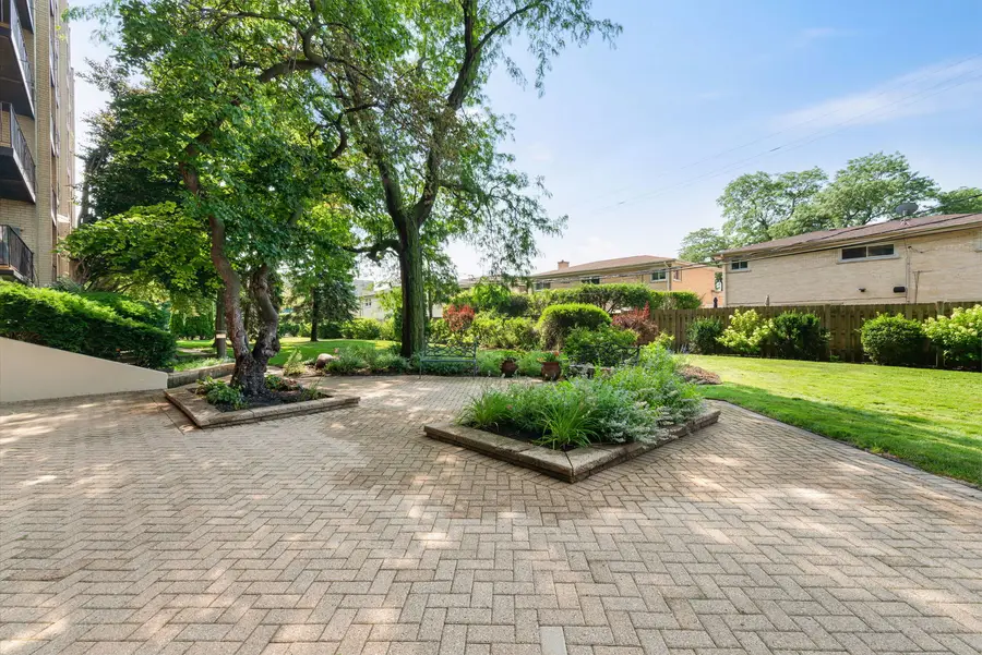 4601 W Touhy Avenue #408, Lincolnwood, IL 60712 - #3