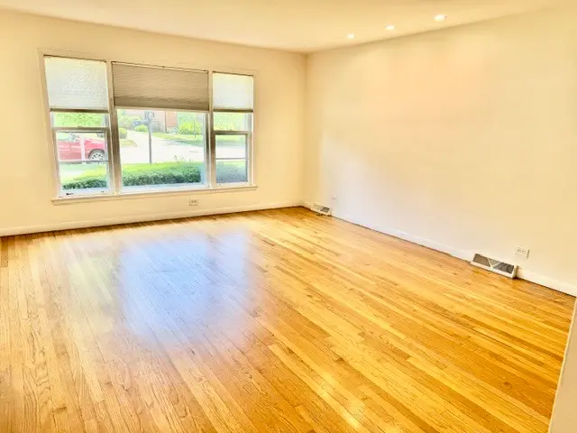 617 Lavergne Avenue, Wilmette, IL 60091 - #3