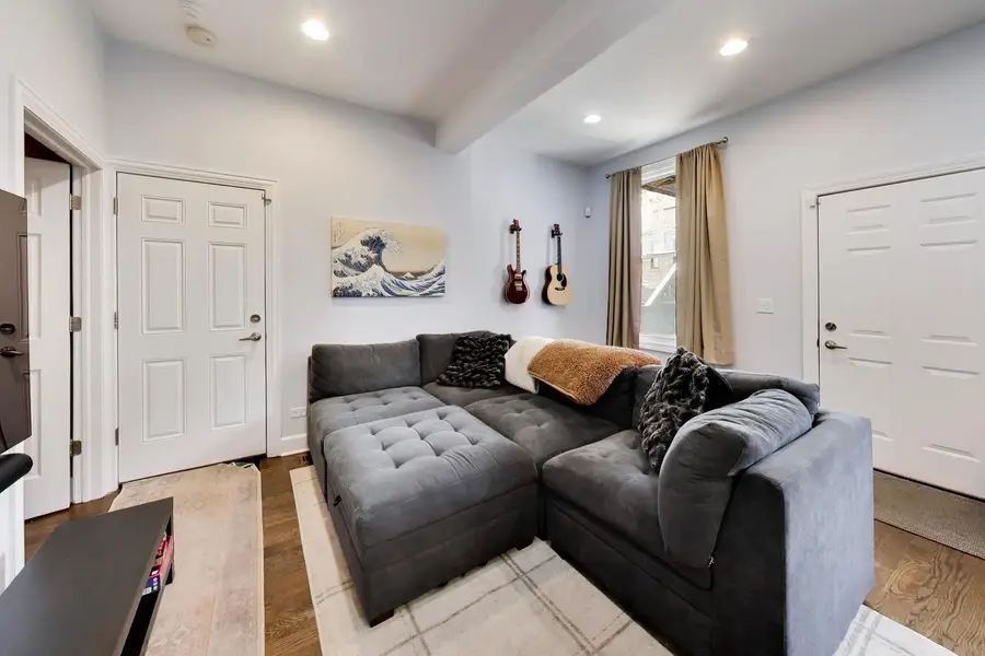 2044 N Winchester Avenue #1R, Chicago, IL 60614 - #3