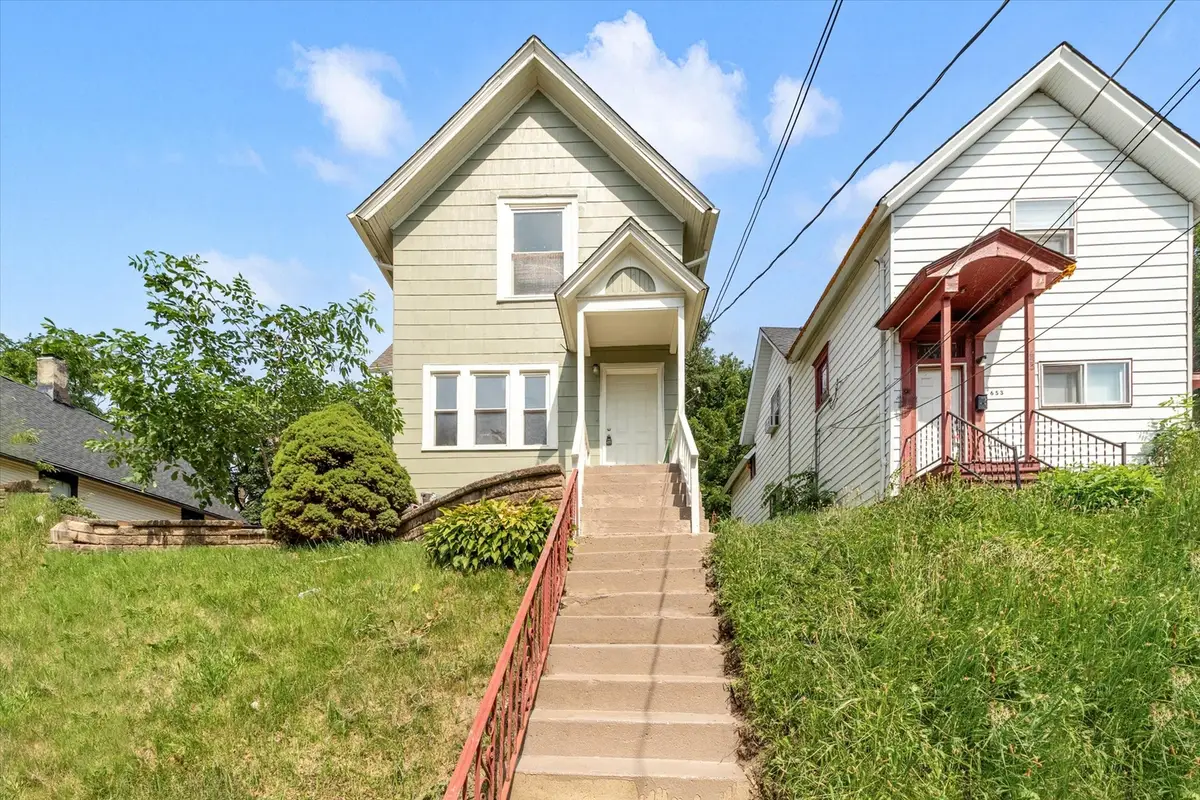 649 Wellington Avenue, Elgin, IL 60120 - #1