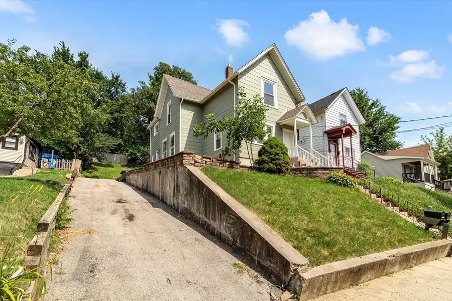 649 Wellington Avenue, Elgin, IL 60120 - #2