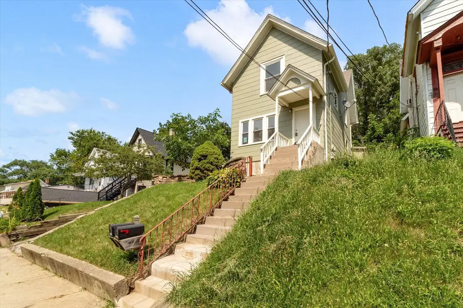 649 Wellington Avenue, Elgin, IL 60120 - #3