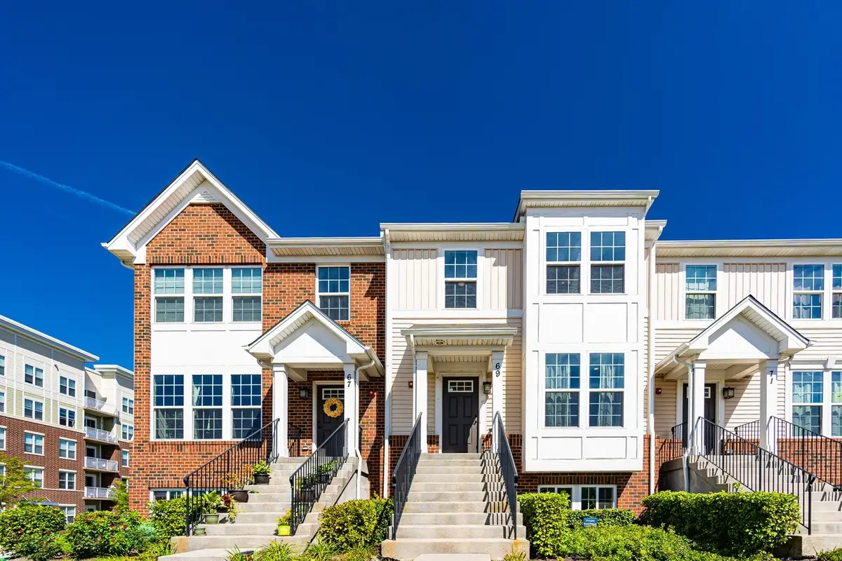 69 Nicholas Drive W, Des Plaines, IL 60016 - #1