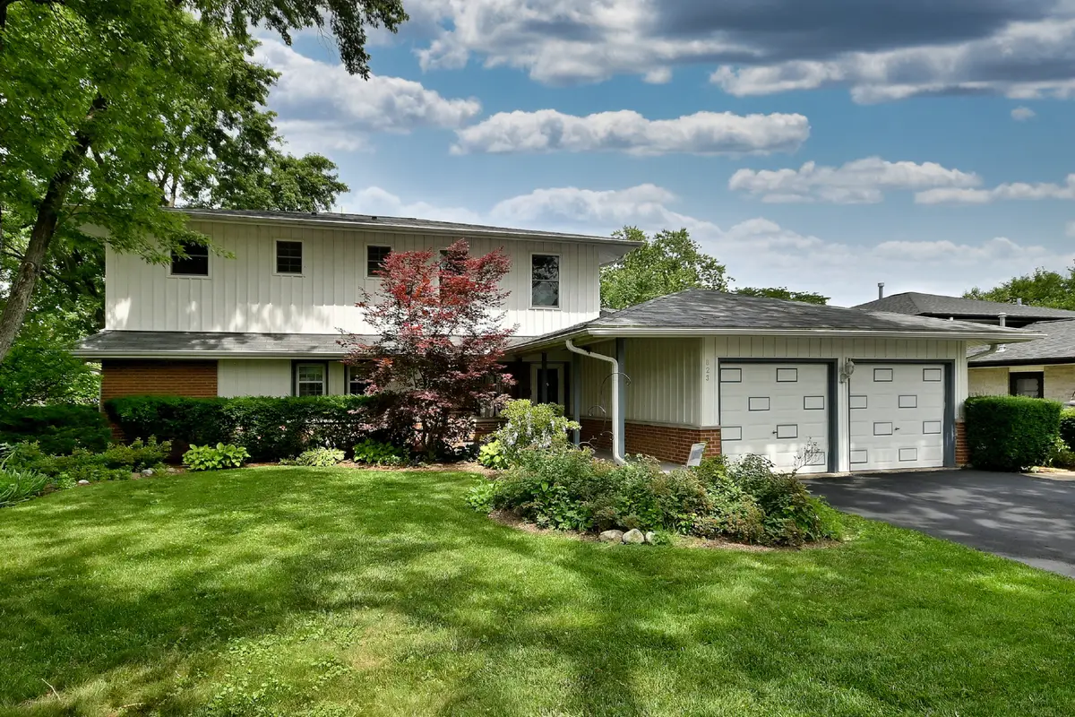 823 Milbeck Avenue, Elk Grove Village, IL 60007 - #1