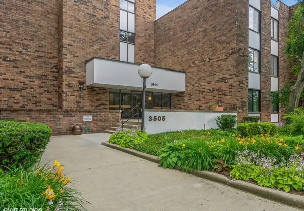 3505 Lakeview Drive #105, Hazel Crest, IL 60429