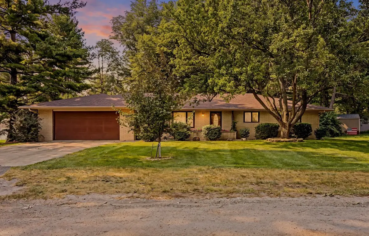 109 E Parkview Drive, Forrest, IL 61741 - #1