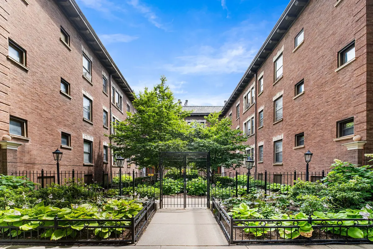 3749 N Pine Grove Avenue #3, Chicago, IL 60613 - #1