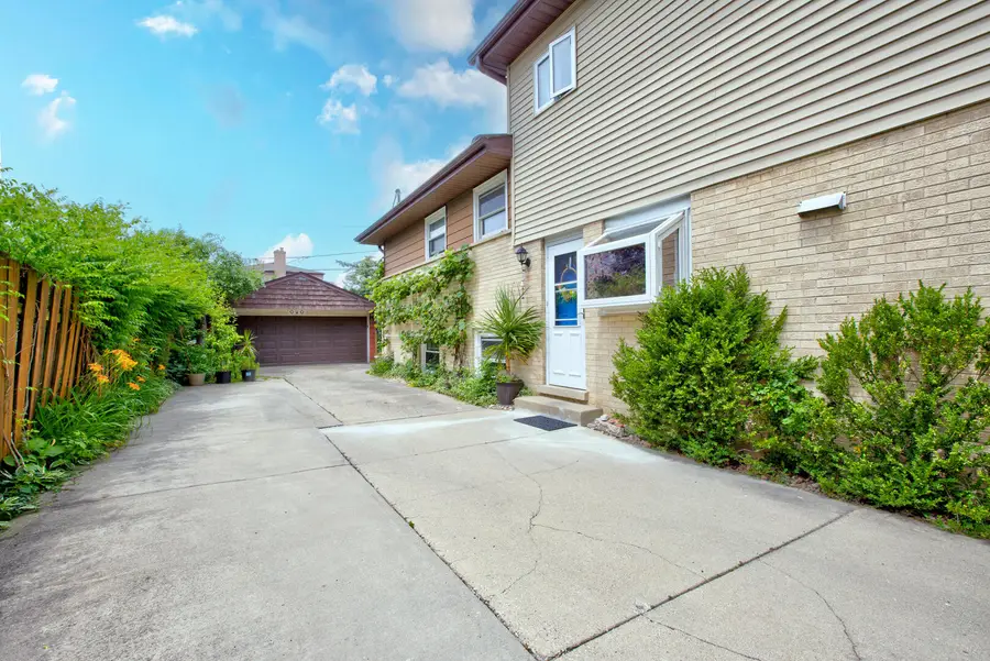 8936 N Elmore Street, Niles, IL 60714 - #2