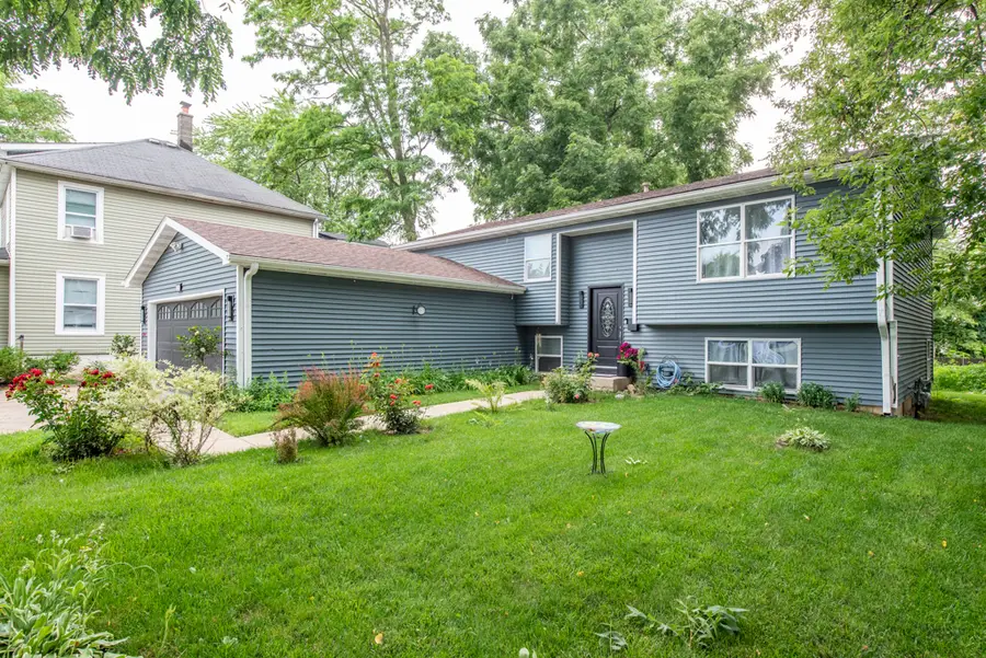 320 S Martin Luther King Jr Avenue, Waukegan, IL 60085 - #2