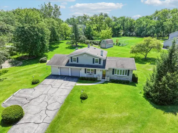 28771 W Park Drive, Barrington, IL 60010