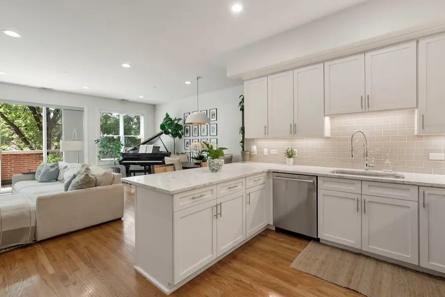 1350 W Belmont Avenue #A, Chicago, IL 60657 - #2