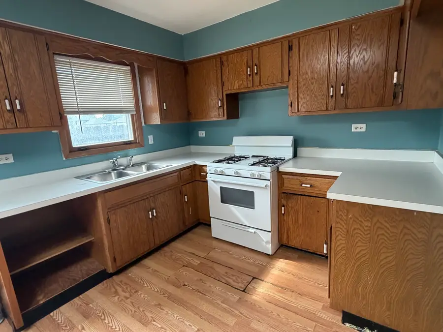 1337 Raymond Street, Joliet, IL 60431 - #3