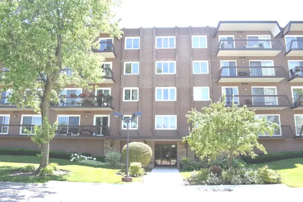 8001 W Courte Drive #310, Niles, IL 60714