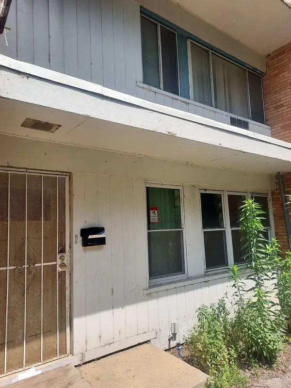 7829 S South Shore Drive #G, Chicago, IL 60649
