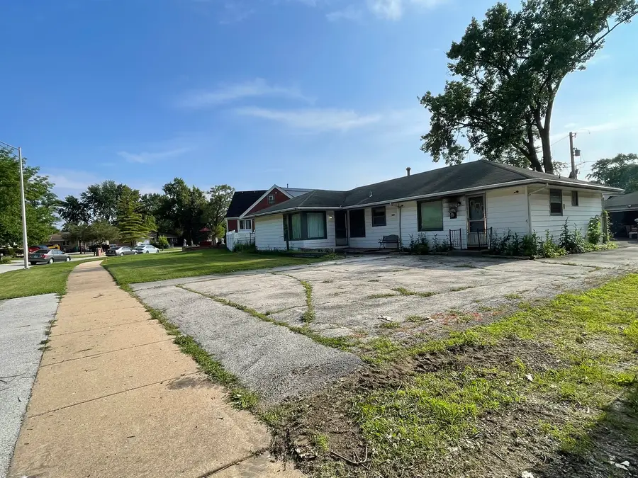 8212 Mulligan Avenue, Burbank, IL 60459 - #3