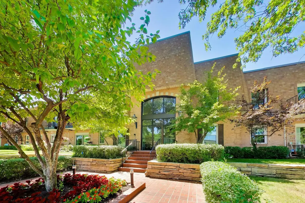 1230 Park Avenue W #236, Highland Park, IL 60035 - #1