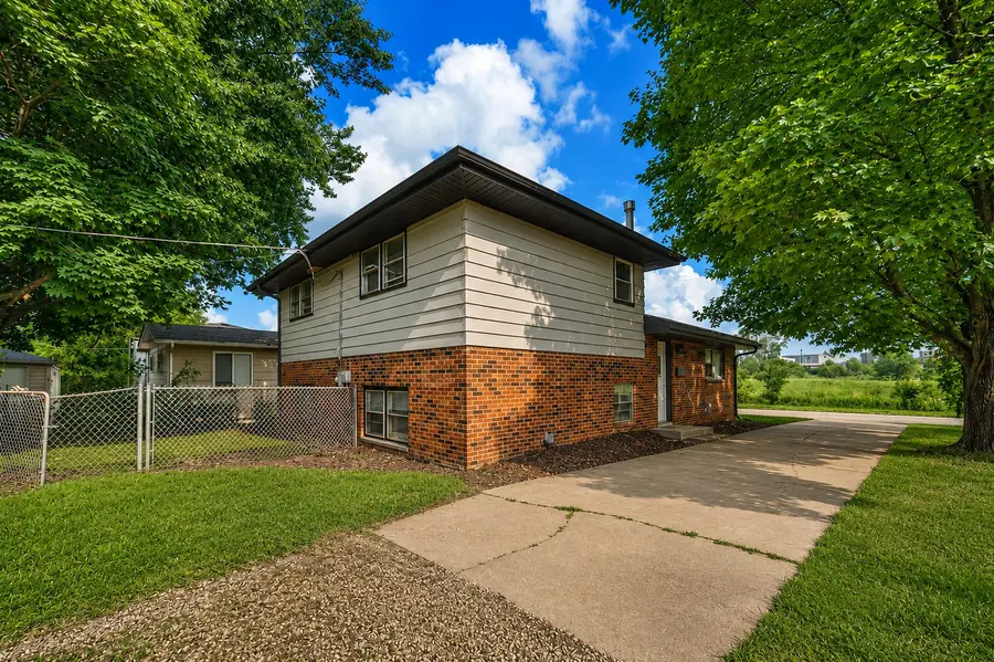 421 E Courtland Street, Mundelein, IL 60060 - #3