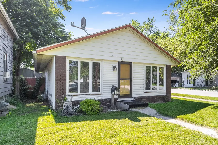 411 S Fulton Avenue, Bradley, IL 60915 - #2