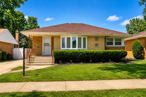 1446 Highridge Parkway, Westchester, IL 60154
