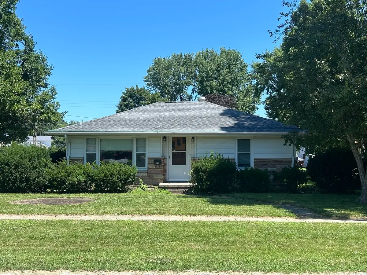 806 E Park Street, Arthur, IL 61911 - #1