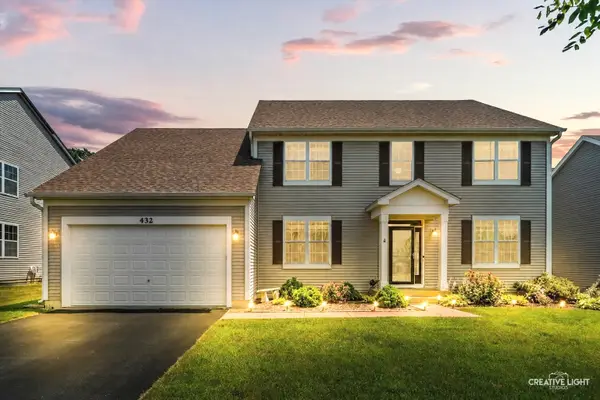 432 Bluegrass Parkway, Oswego, IL 60543