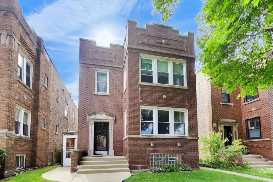 6718 N Campbell Avenue, Chicago, IL 60645 - #2
