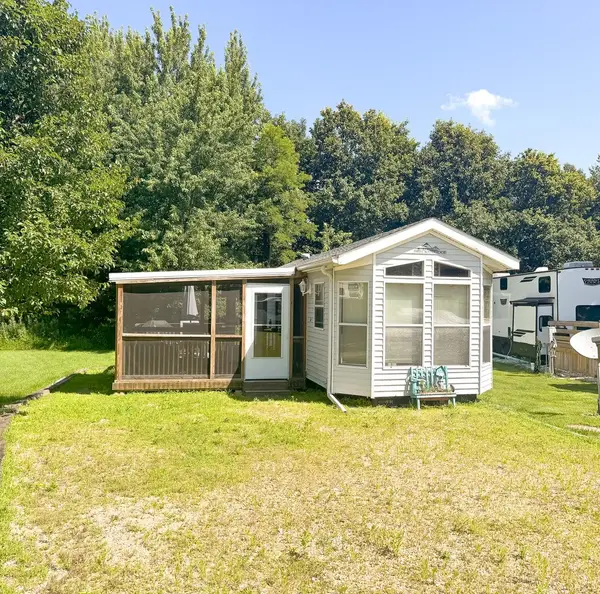 9/67 Woodhaven, Sublette, IL 61367