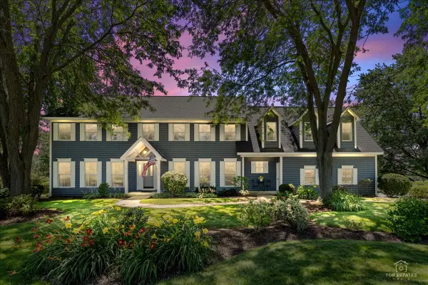 1513 N Applewood Lane, Spring Grove, IL 60081